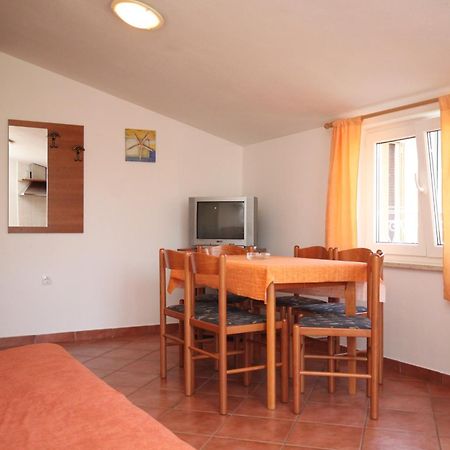 Apartments With A Parking Space Umag - 7039 Стая снимка